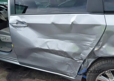 2013 Toyota Sienna Limited 7 Passenger z USA, uszkodzony, nr VIN 5TDDK3DC3DS054803